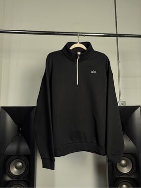 ALO Yoga Men’s Accolade Black Half-Zip Pullover with Contrast Zipper